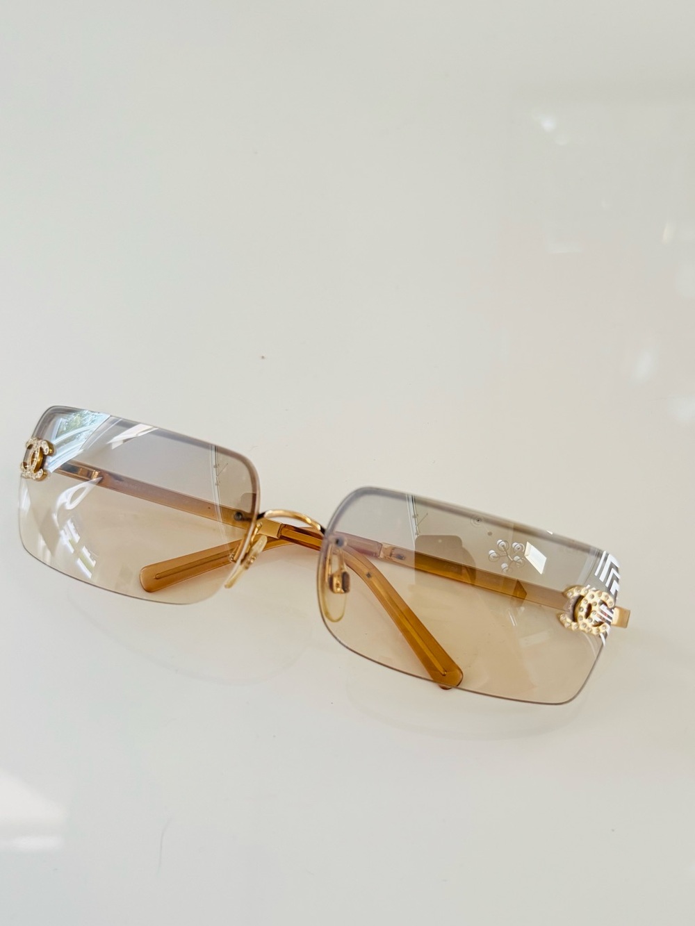 Extremely rare ✨ Authentic Chanel Gold rimless Sunglasses
